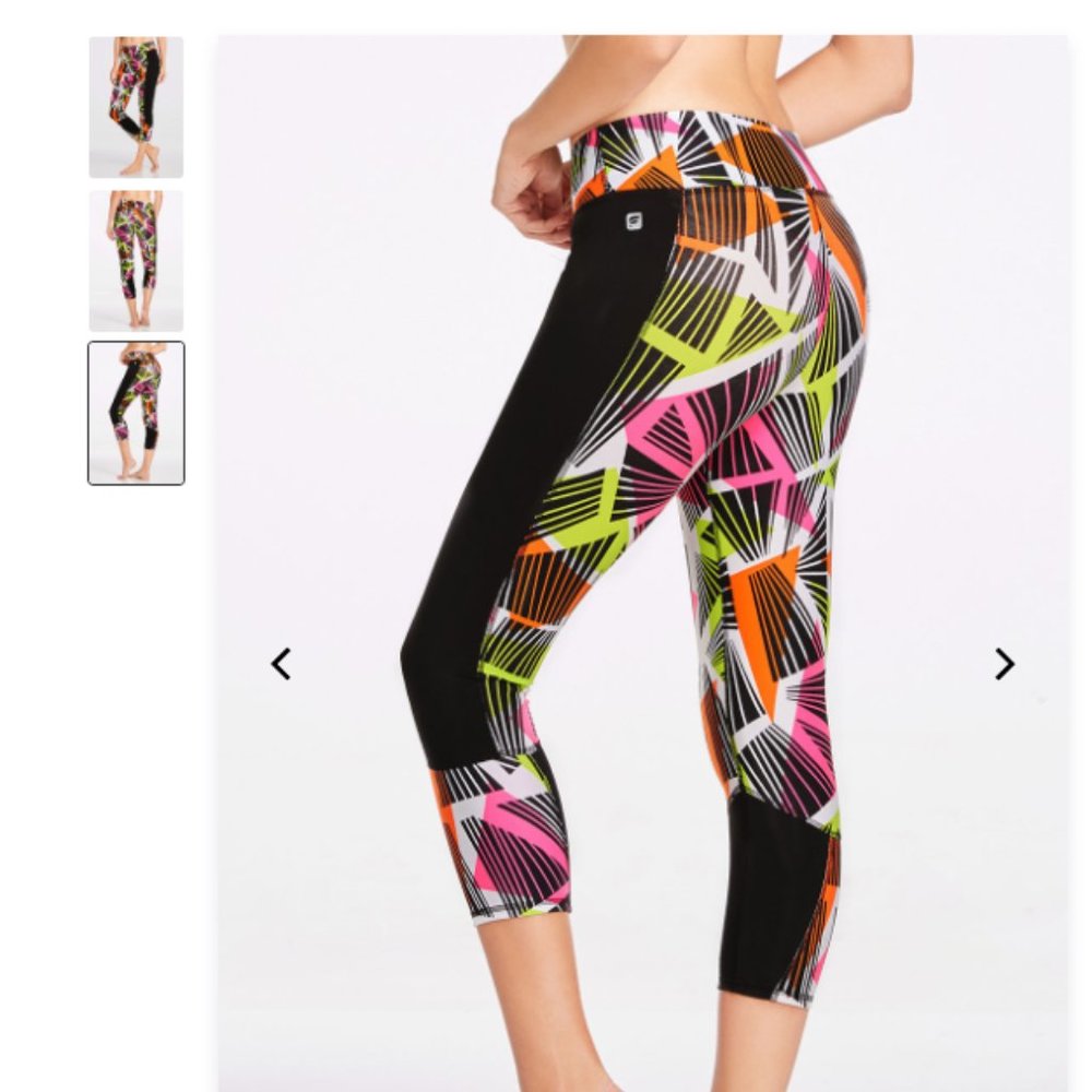 Fabletics Penzy Capri Leggings Size XL Black Tribal Geo Print Contrast P…